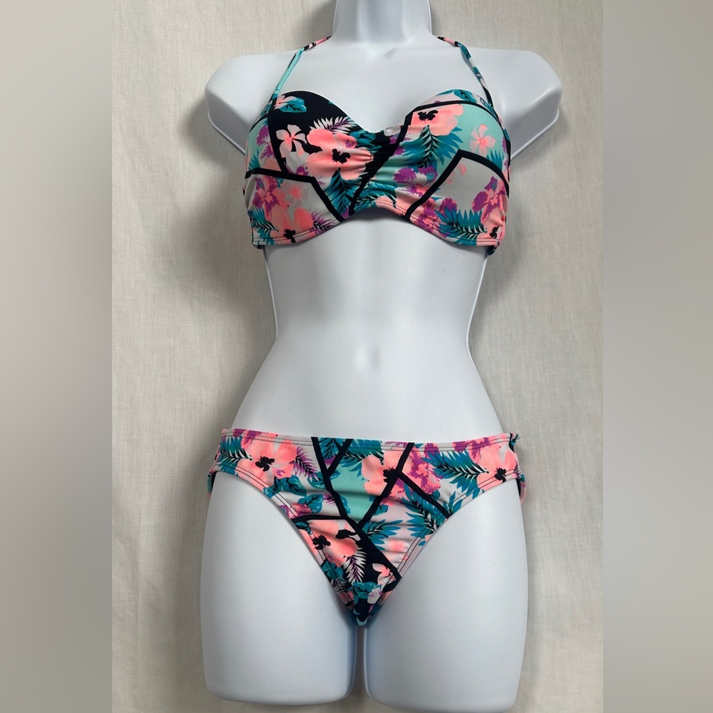 Bikini Floral 2 piece Size M